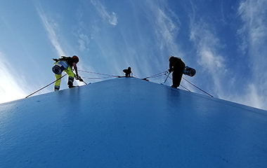 Rope access team on funnel_04